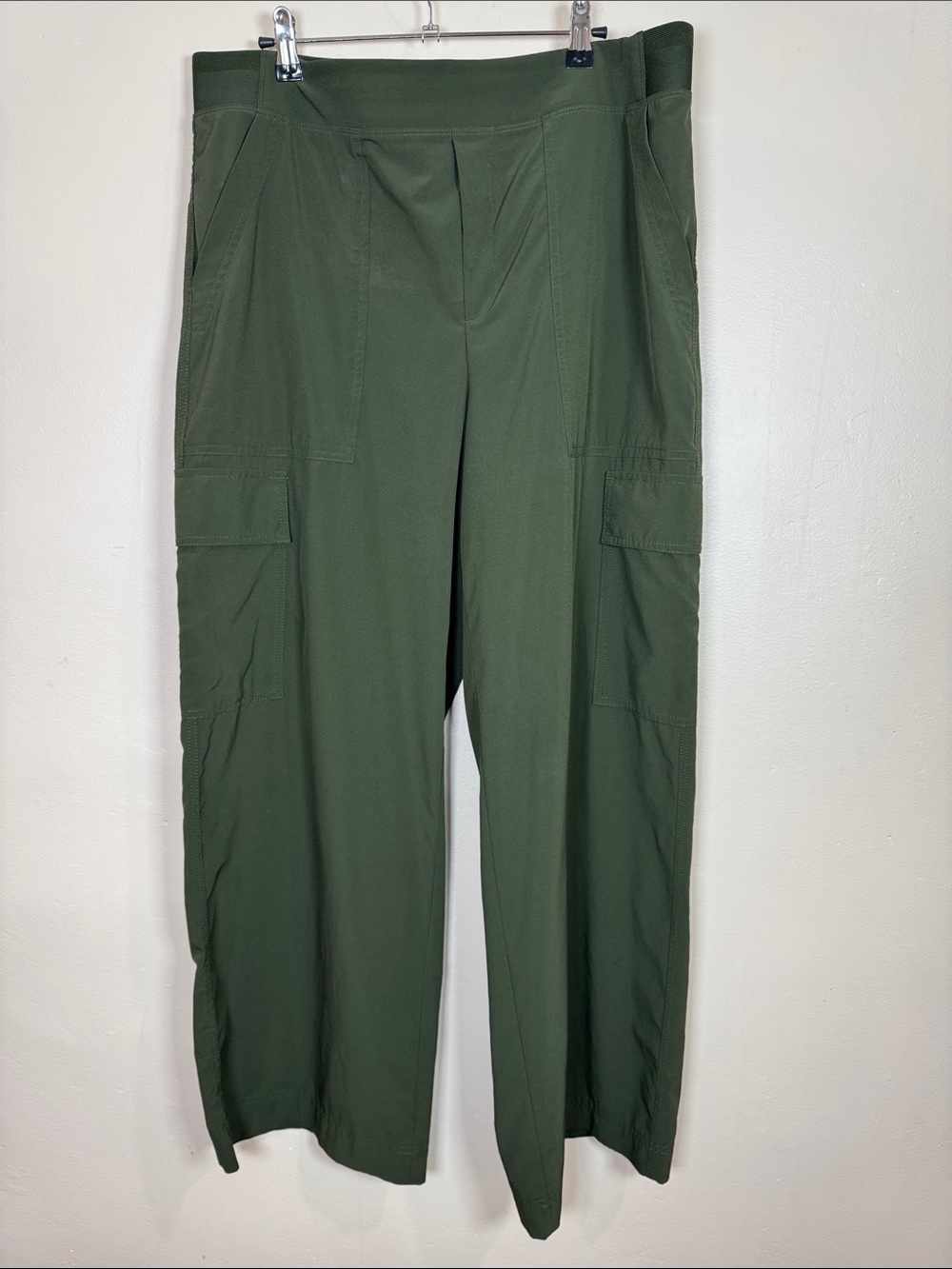 Athleta Brooklyn Heights High Rise Cargo Pant Wide Leg Olive Green Size 16